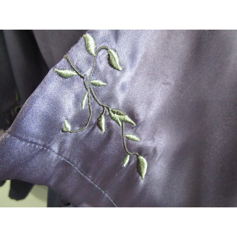 Halston Slate Blue Embroidered Applique Floral Satin Robe Ladies PL EUC - Picture 14 of 16